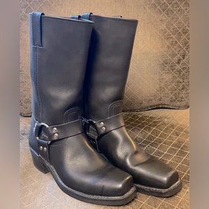 Frye 77300 Moto Harness Black Boot size 9.5